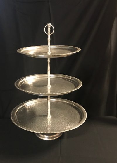 cake stand approx 75 cupcakes